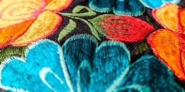 Bordados Mexicanos: Aprende con Hilo de Algodón y Aguja Mágica - Cover Image