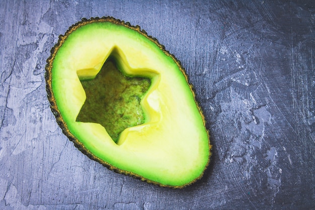 El truco definitivo para evitar que tus aguacates se oxiden: ¡Frescura por días!