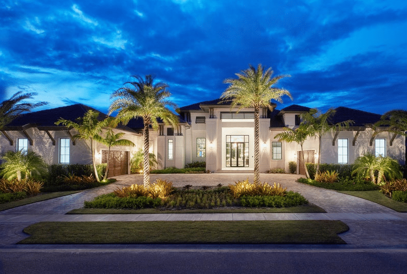 How to Rent a Luxury Home in the United States Safely and Effectively.